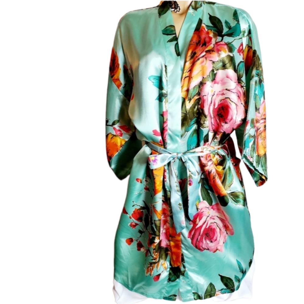 Unbranded green floral robe size S/M